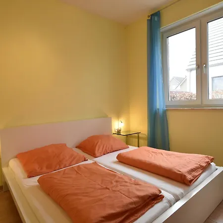 5-zimmer-ferienunterkunft In Mit Garten Lejlighed