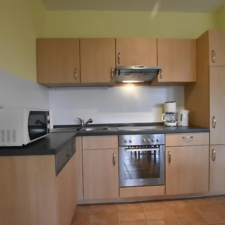 Lägenhet 5-zimmer-ferienunterkunft In Mit Garten *