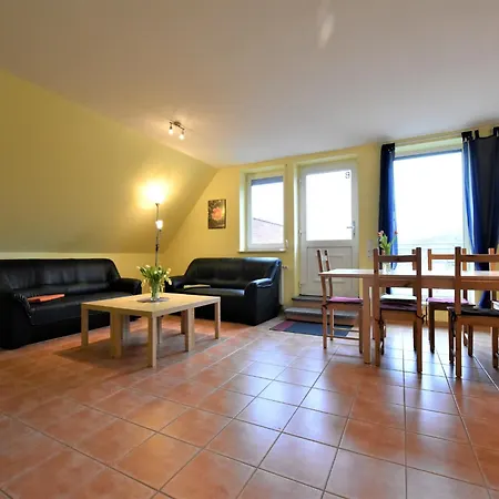 5-zimmer-ferienunterkunft In Mit Garten Zierow